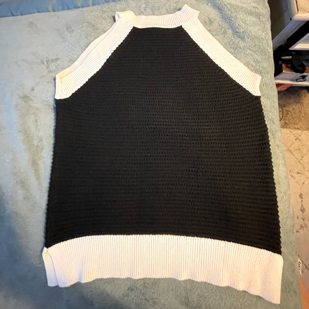 Ann Taylor Knitted sleeveless Women small, black White